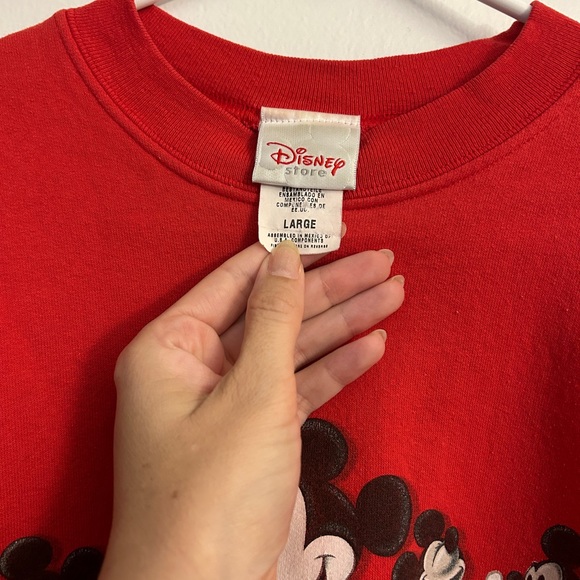 Disney Vintage Mickey Mouse Red Crewneck Sweatshirt Colorful Black and White - Picture 7 of 7